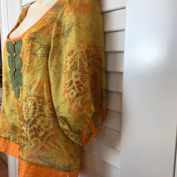 Sweet Sinammon Silk Blouse w/Macrame Embellishment - Picture 4 of 7
